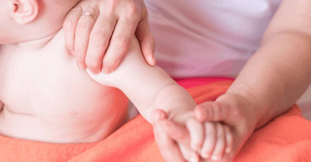 Bebeklerde El ve Bilek Çıkması: Belirtiler, Nedenler ve Tedavi Yöntemleri kapak resmi